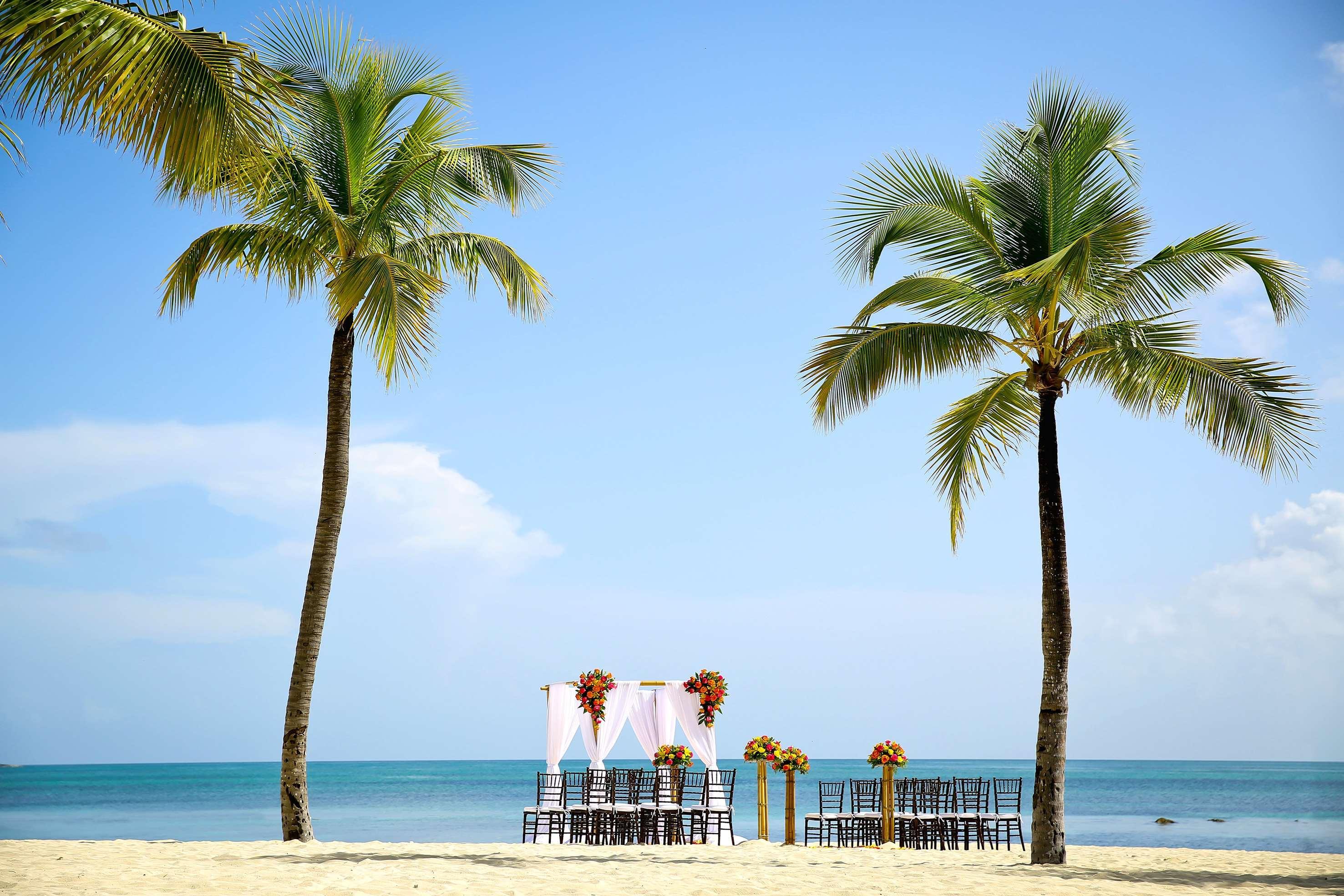 Melia Nassau Beach Exterior photo
